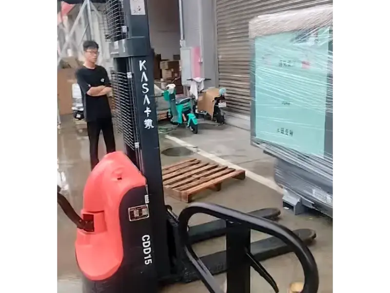Reputasi Memacu Kepercayaan | Pemampat Udara Disediakan untuk Penghantaran dari Kilang Foshan kepada Pelanggan Fujian